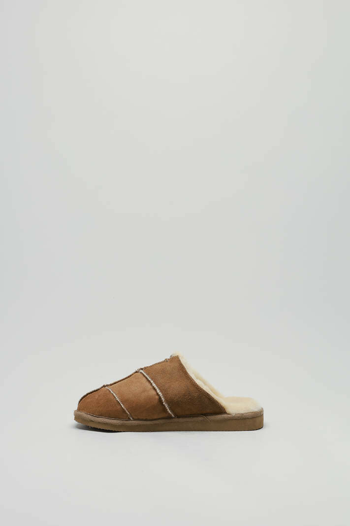 zoom in on Cognac Pantoffel image Cognac Pantoffel image