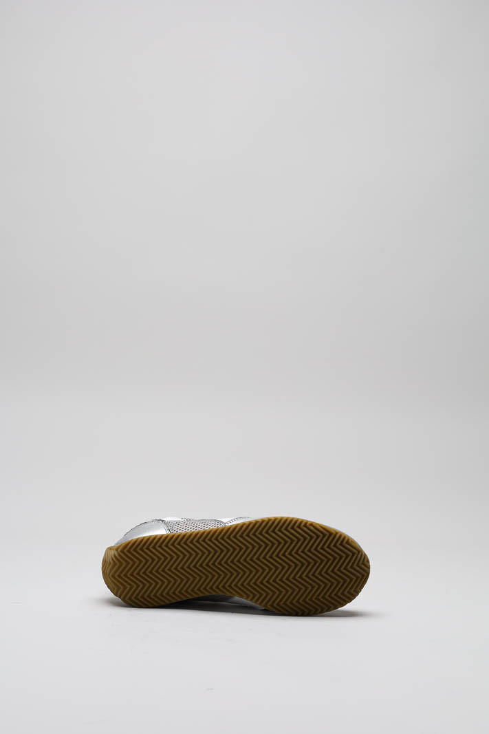 zoom in on Zilver Sneaker image Zilver Sneaker image