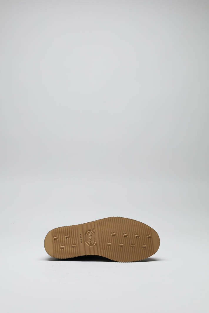 zoom in on Taupe Veterschoen image Taupe Veterschoen image