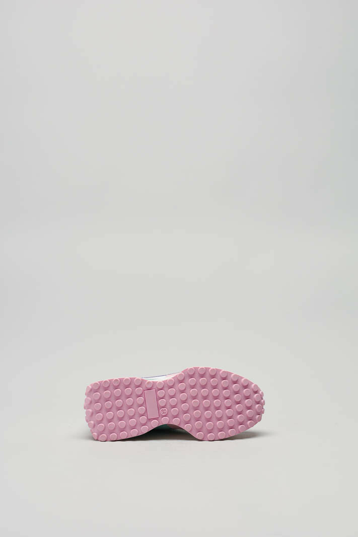 zoom in on Roze Sneaker image Roze Sneaker image