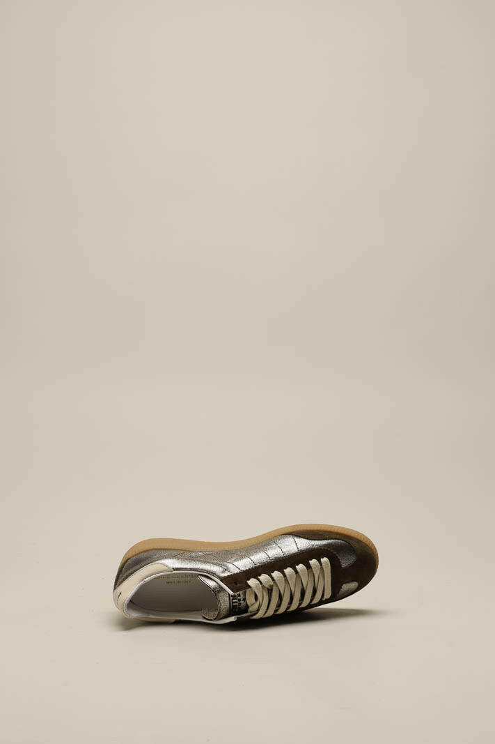 zoom in on Platina Sneaker image Platina Sneaker image