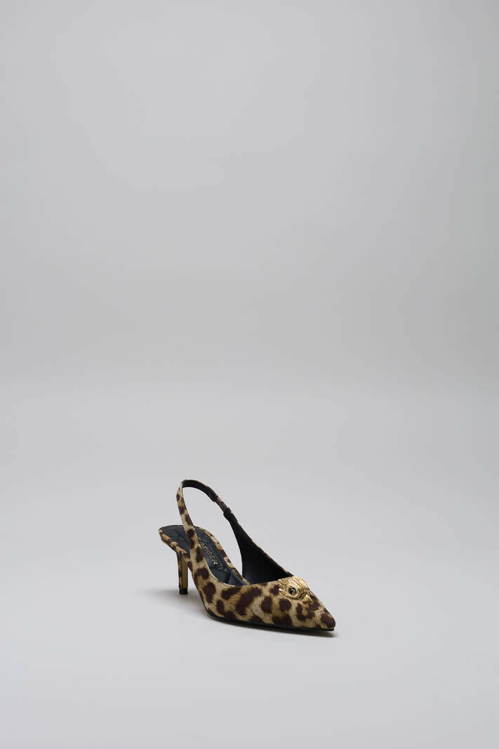 zoom in on Beige Pump image Beige Pump image