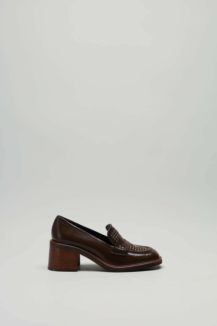 zoom in on Bruin Mocassin hak image Bruin Mocassin hak image