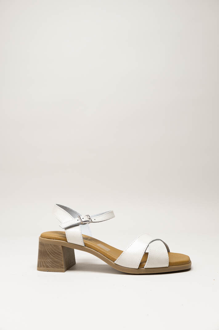 Lichtbeige Sandaal hak