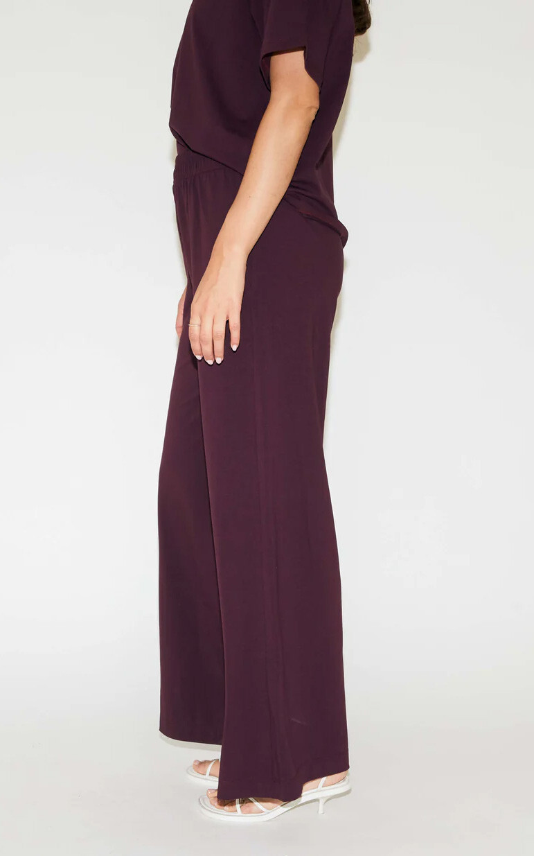 zoom in on Bordeaux Broek image Bordeaux Broek image