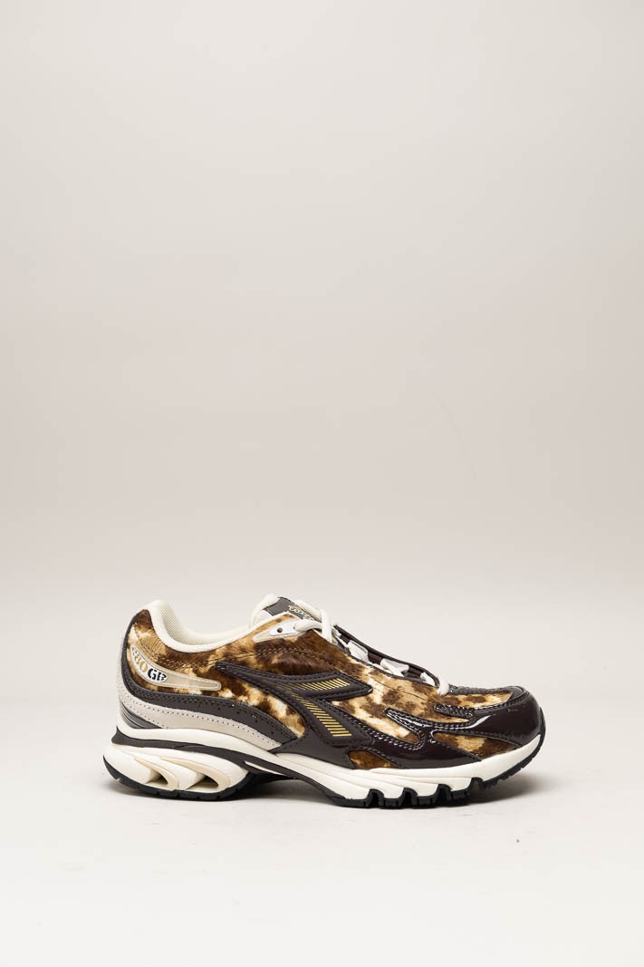 Bruin Sneaker