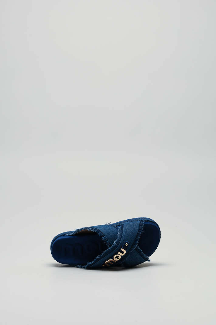 zoom in on Blauw Slipper image Blauw Slipper image