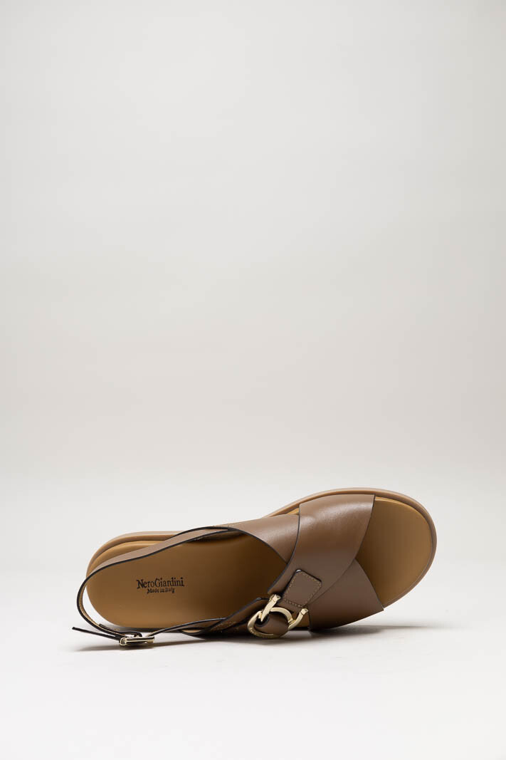 Bruin Sandaal plat image