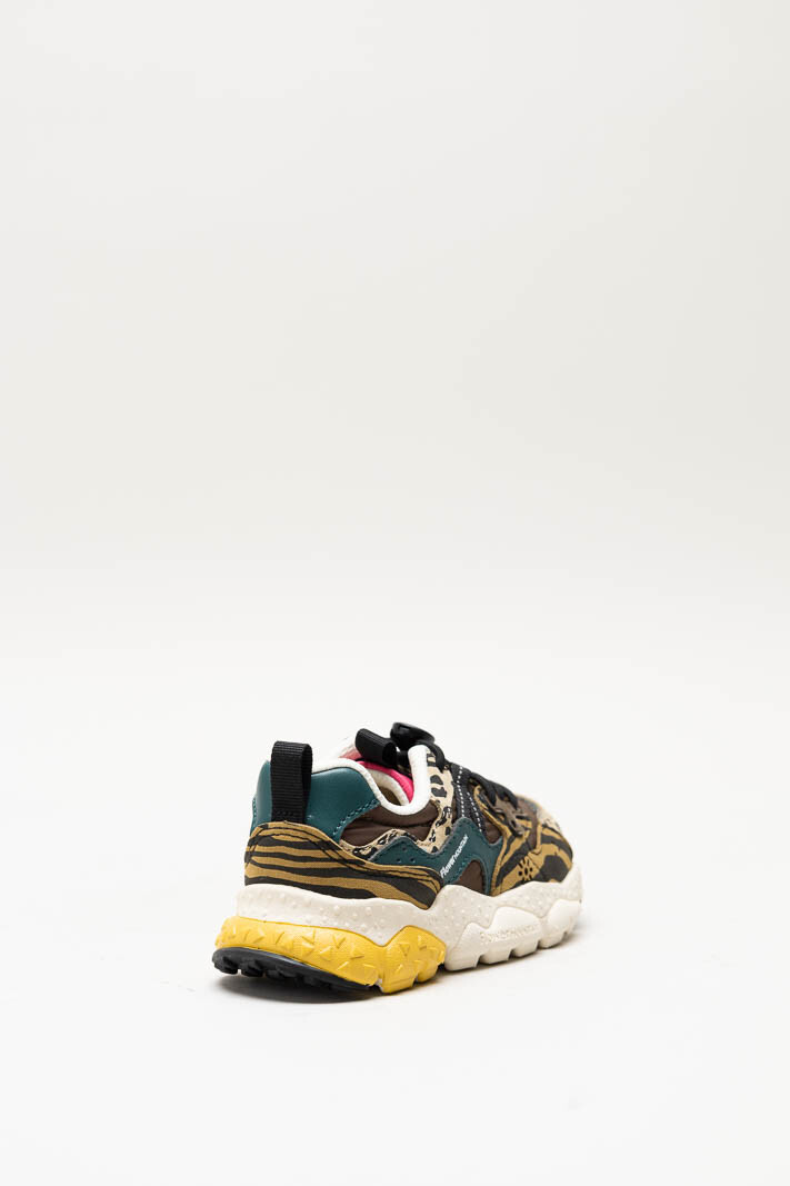 zoom in on Bruin Sneaker image Bruin Sneaker image