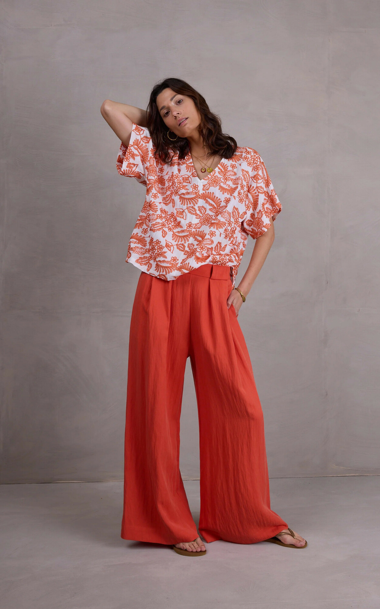 zoom in on Oranje Broek image Oranje Broek image