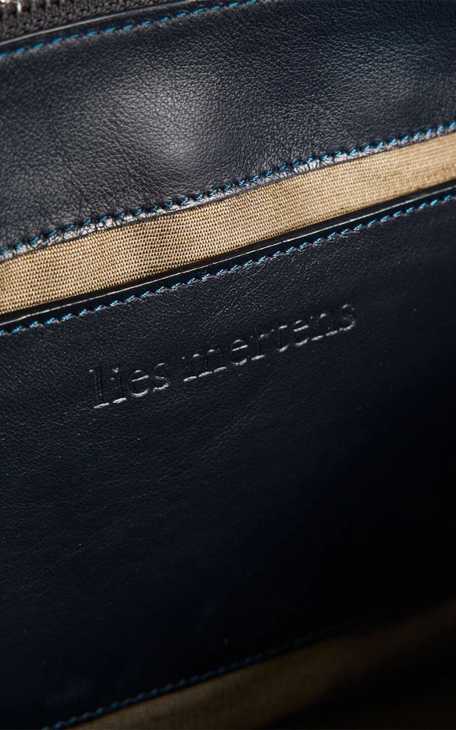 Donkerblauw Cross body image