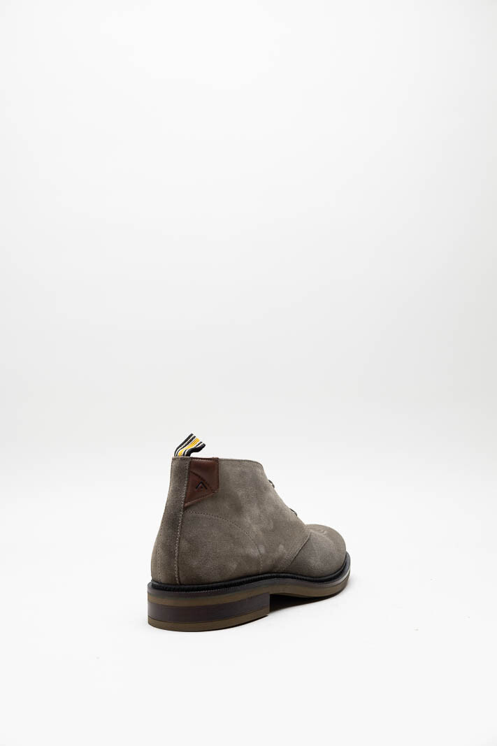 zoom in on Taupe Veterschoen hoog image Taupe Veterschoen hoog image