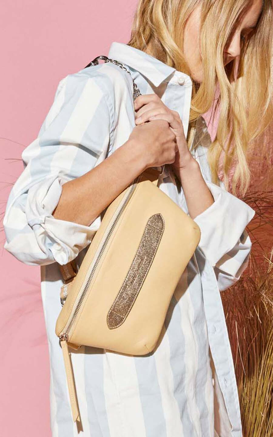 zoom in on Geel Cross body image Geel Cross body image