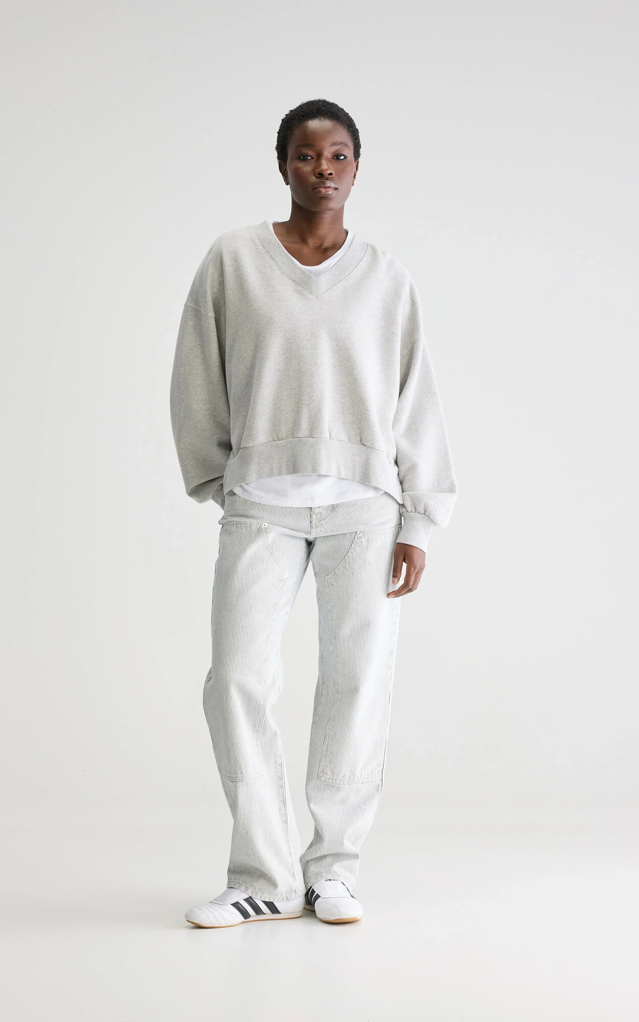 zoom in on Grijs Sweater/trui image Grijs Sweater/trui image