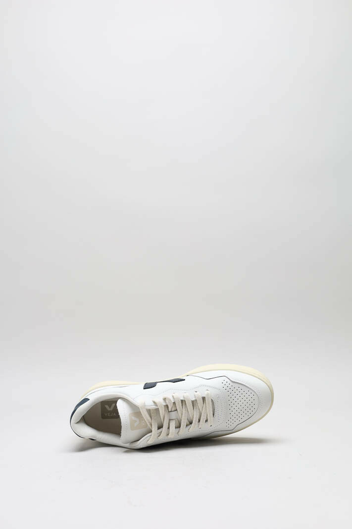 zoom in on Wit Sneaker image Wit Sneaker image