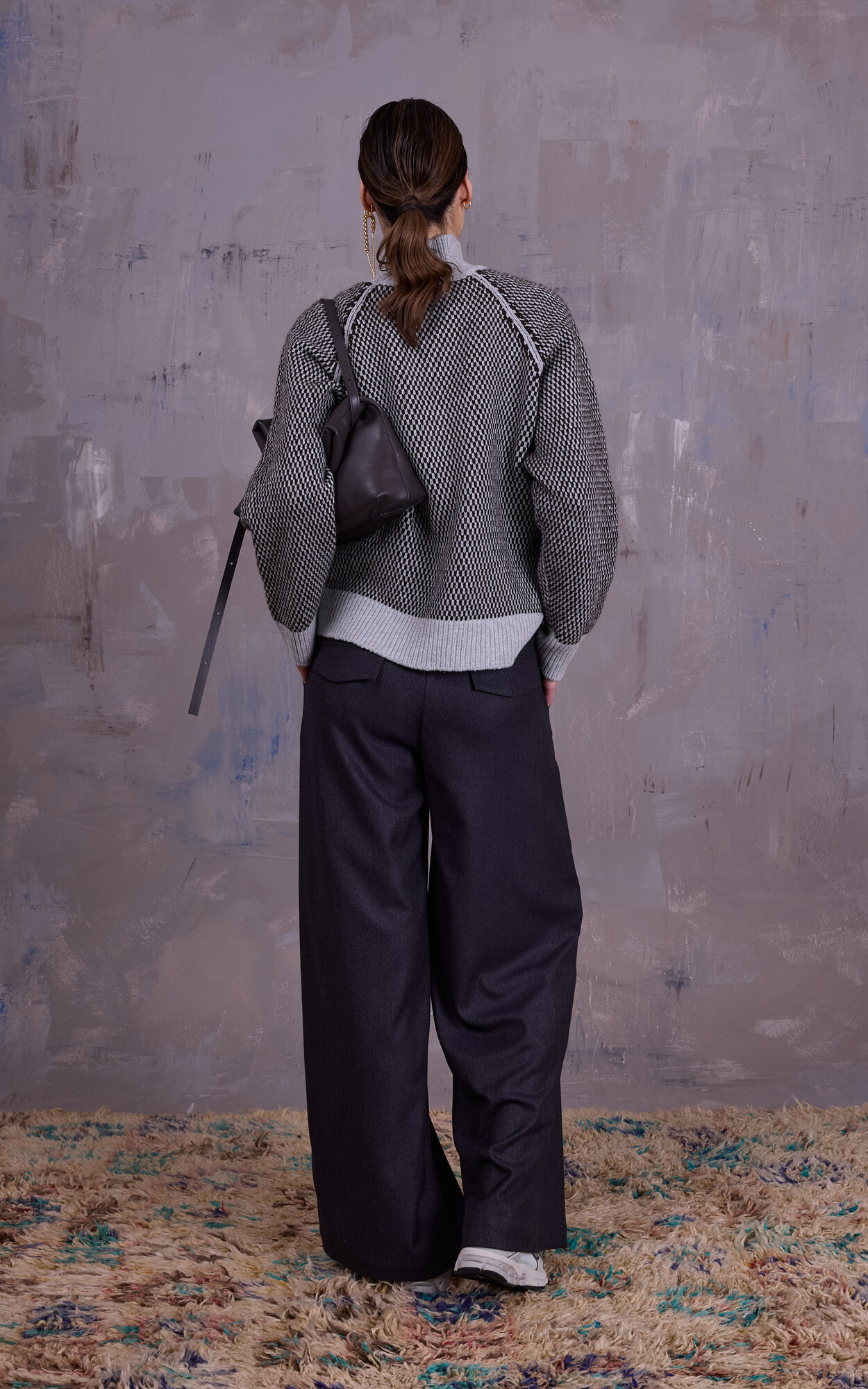 zoom in on Grijs Sweater/trui image Grijs Sweater/trui image