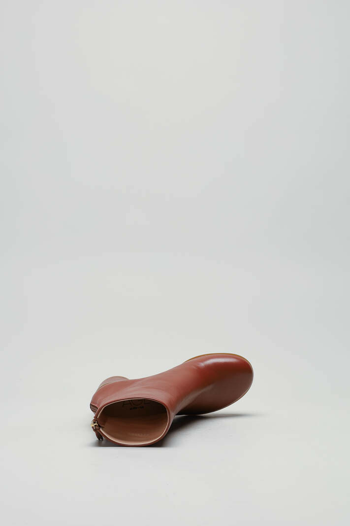 zoom in on Cognac Enkellaars hak image Cognac Enkellaars hak image