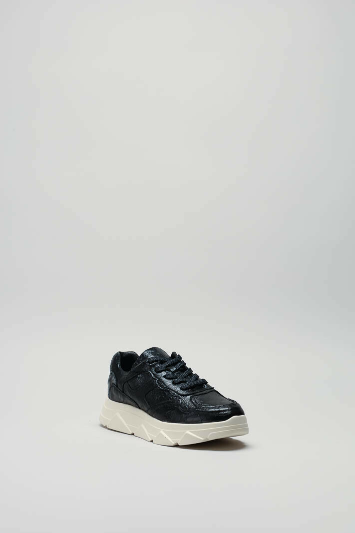 zoom in on Zwart Sneaker image Zwart Sneaker image