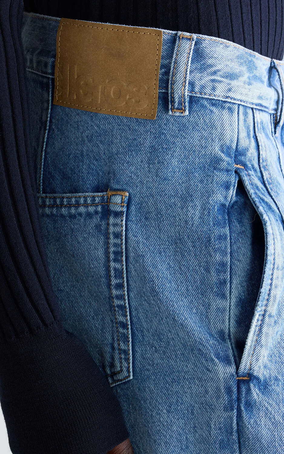 zoom in on Jeans Broek image Jeans Broek image