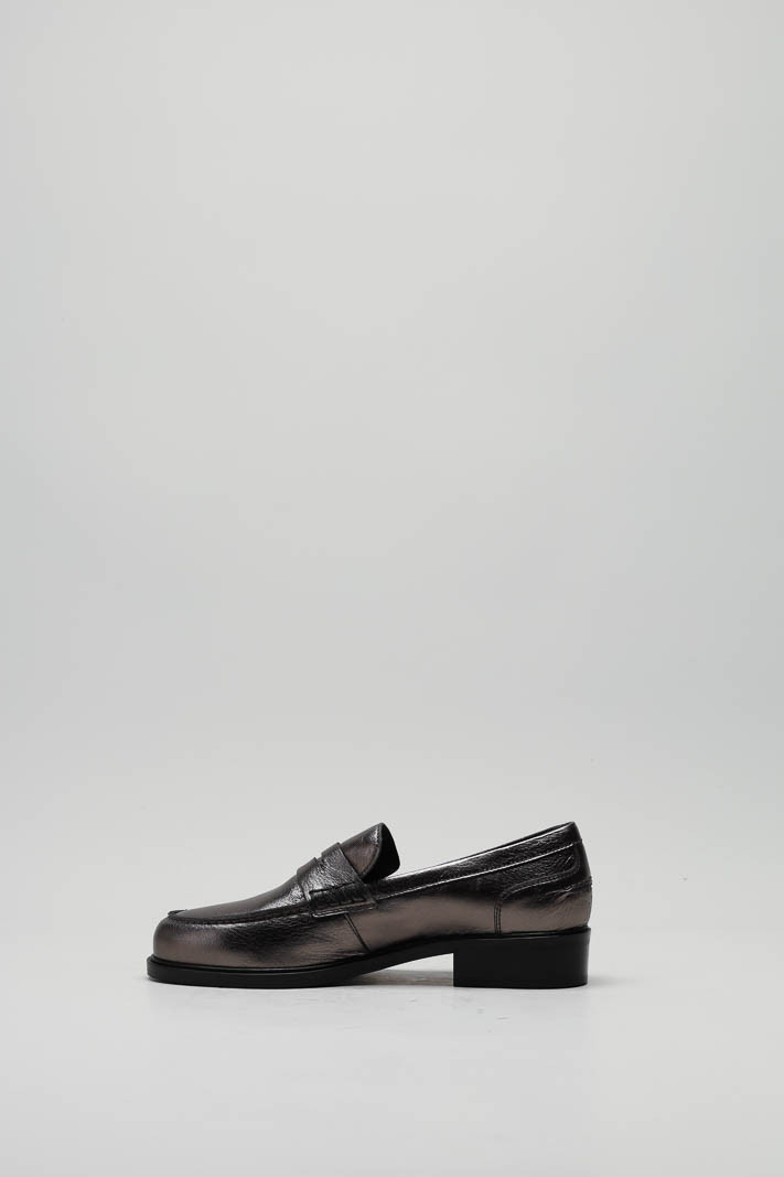 zoom in on Platina Mocassin image Platina Mocassin image