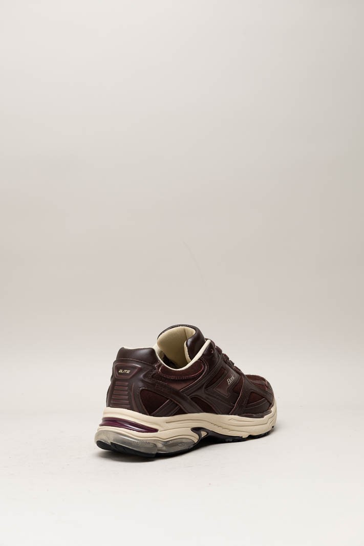 Bordeaux Sneaker image