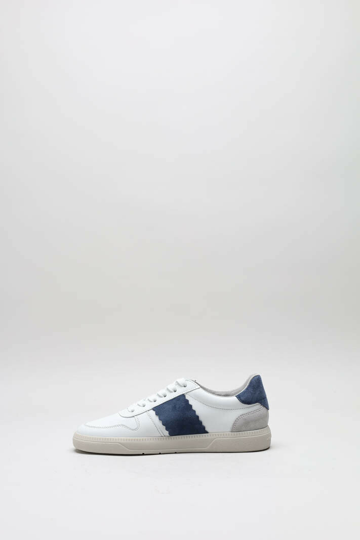 zoom in on Wit Sneaker image Wit Sneaker image