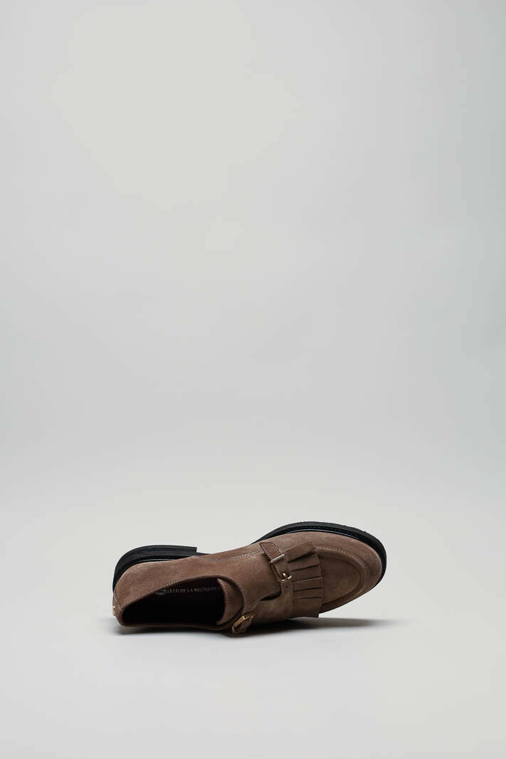 zoom in on Taupe Gespschoen image Taupe Gespschoen image