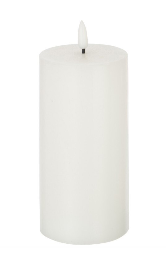 Wit Kaarsen en kaarsenhouders image