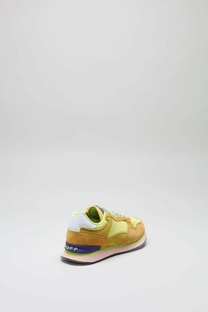 zoom in on Geel Sneaker image Geel Sneaker image