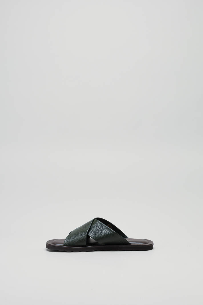 zoom in on Groen Slipper image Groen Slipper image