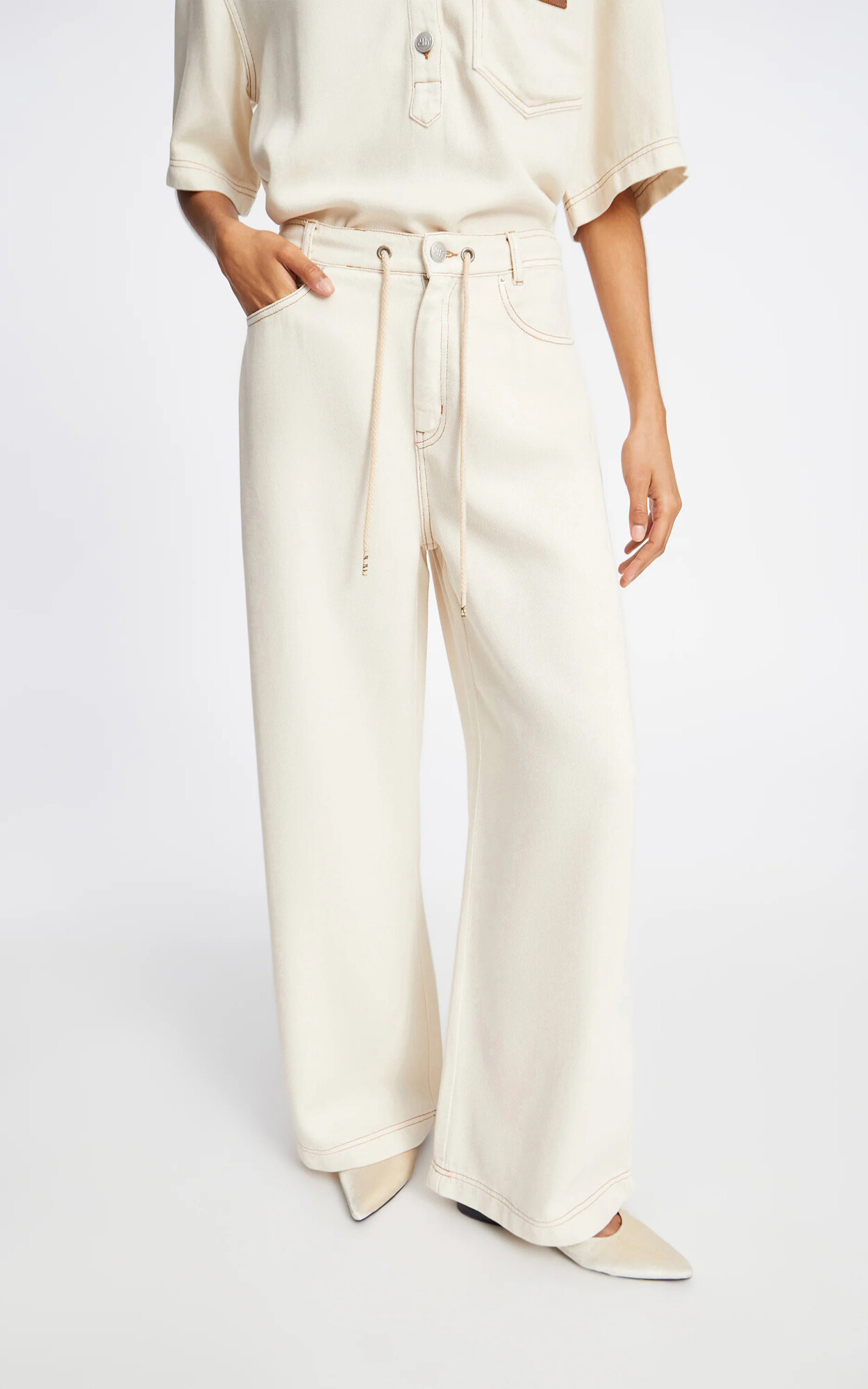 zoom in on Ecru Broek image Ecru Broek image