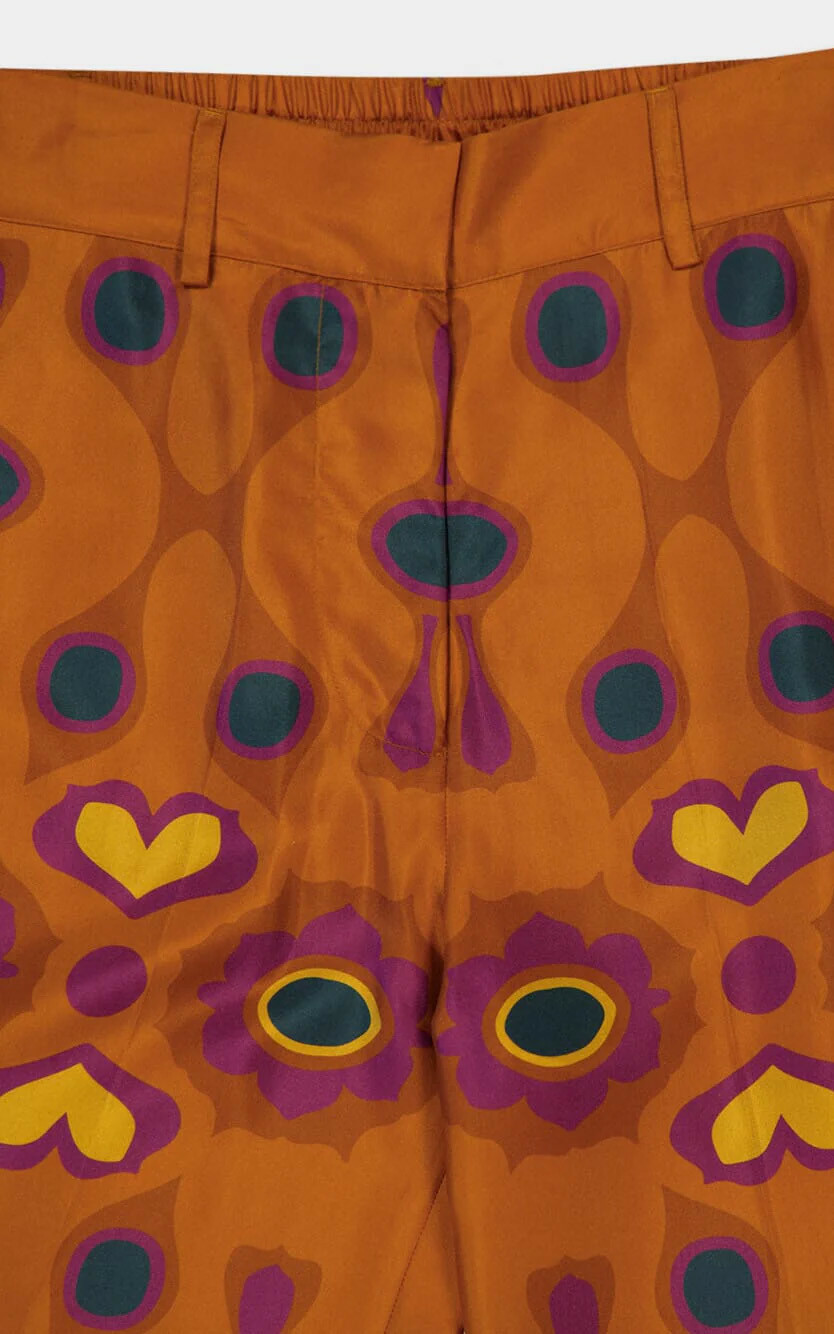 zoom in on Oranje Broek image Oranje Broek image