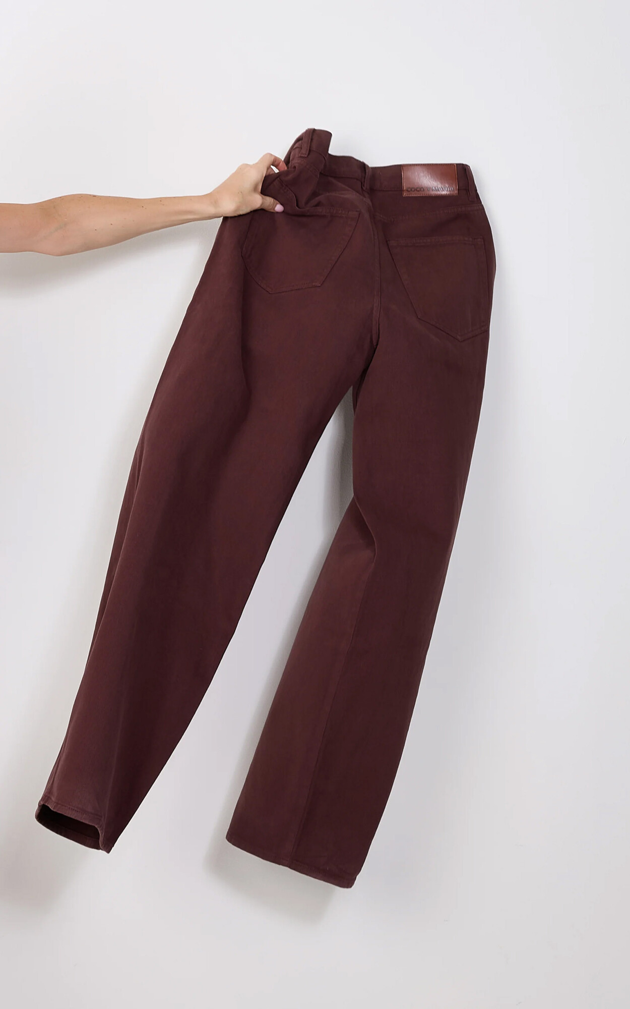 zoom in on Bruin Broek image Bruin Broek image