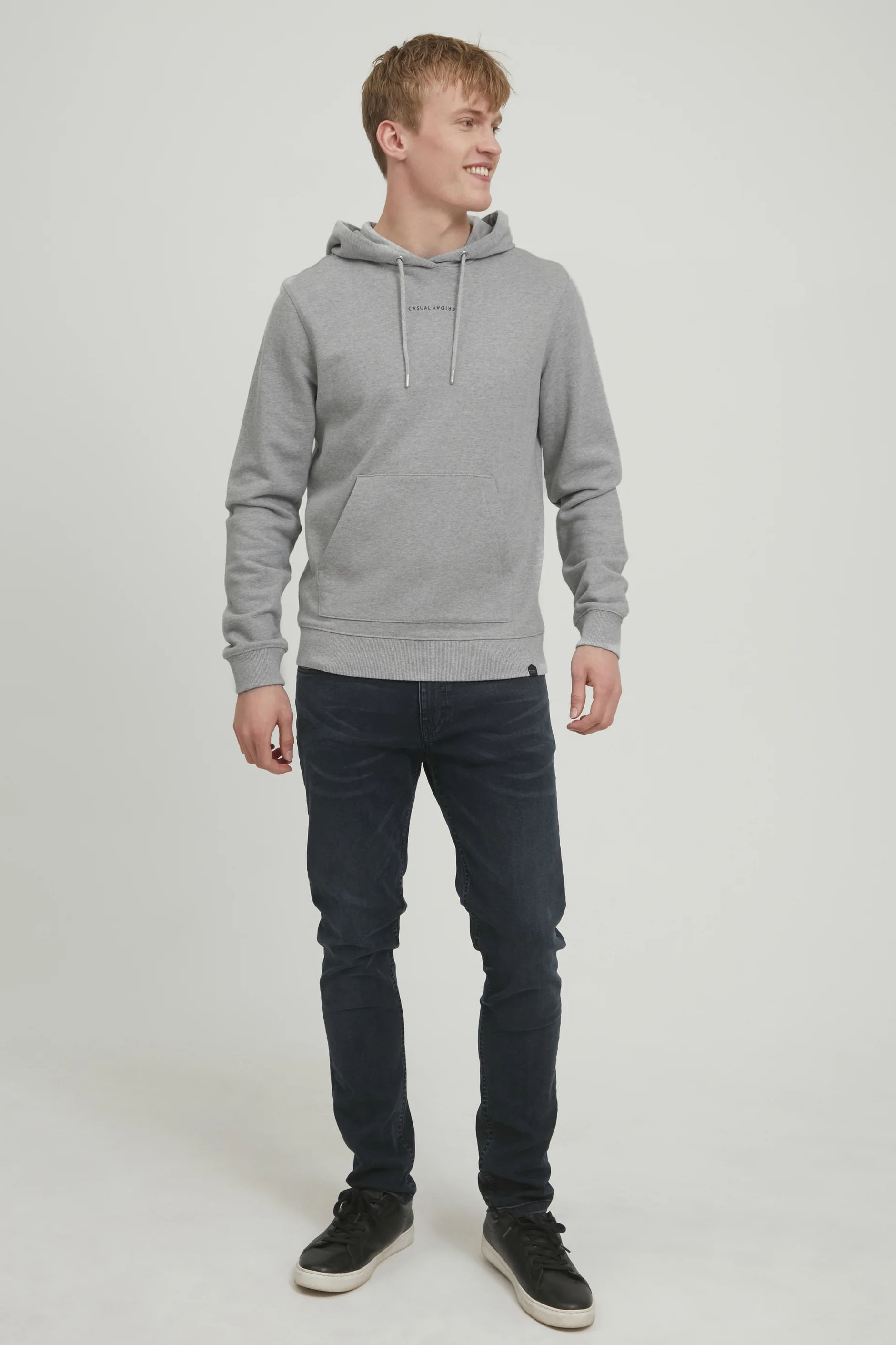 zoom in on Grijs Sweater image Grijs Sweater image