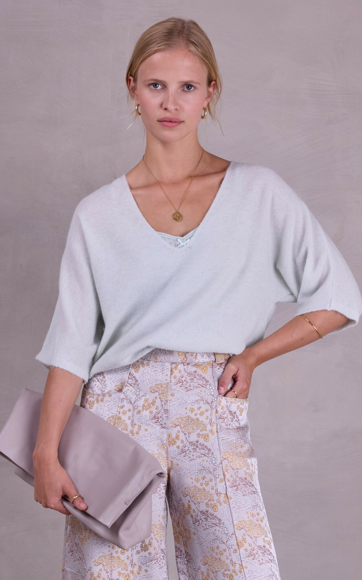 zoom in on Lichtblauw Sweater/trui image Lichtblauw Sweater/trui image