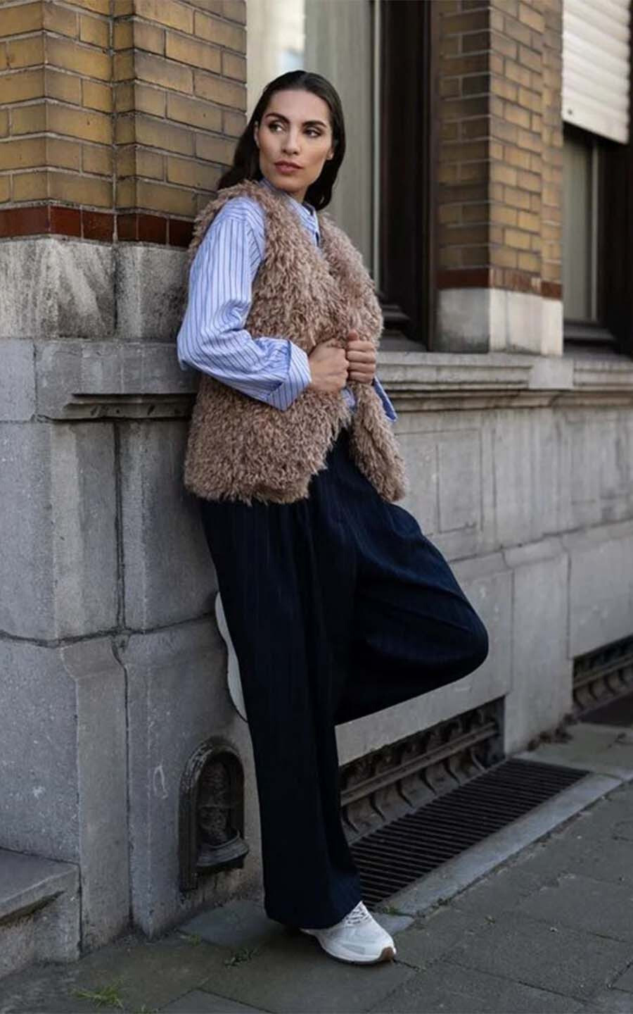 Donkerbeige Jas image