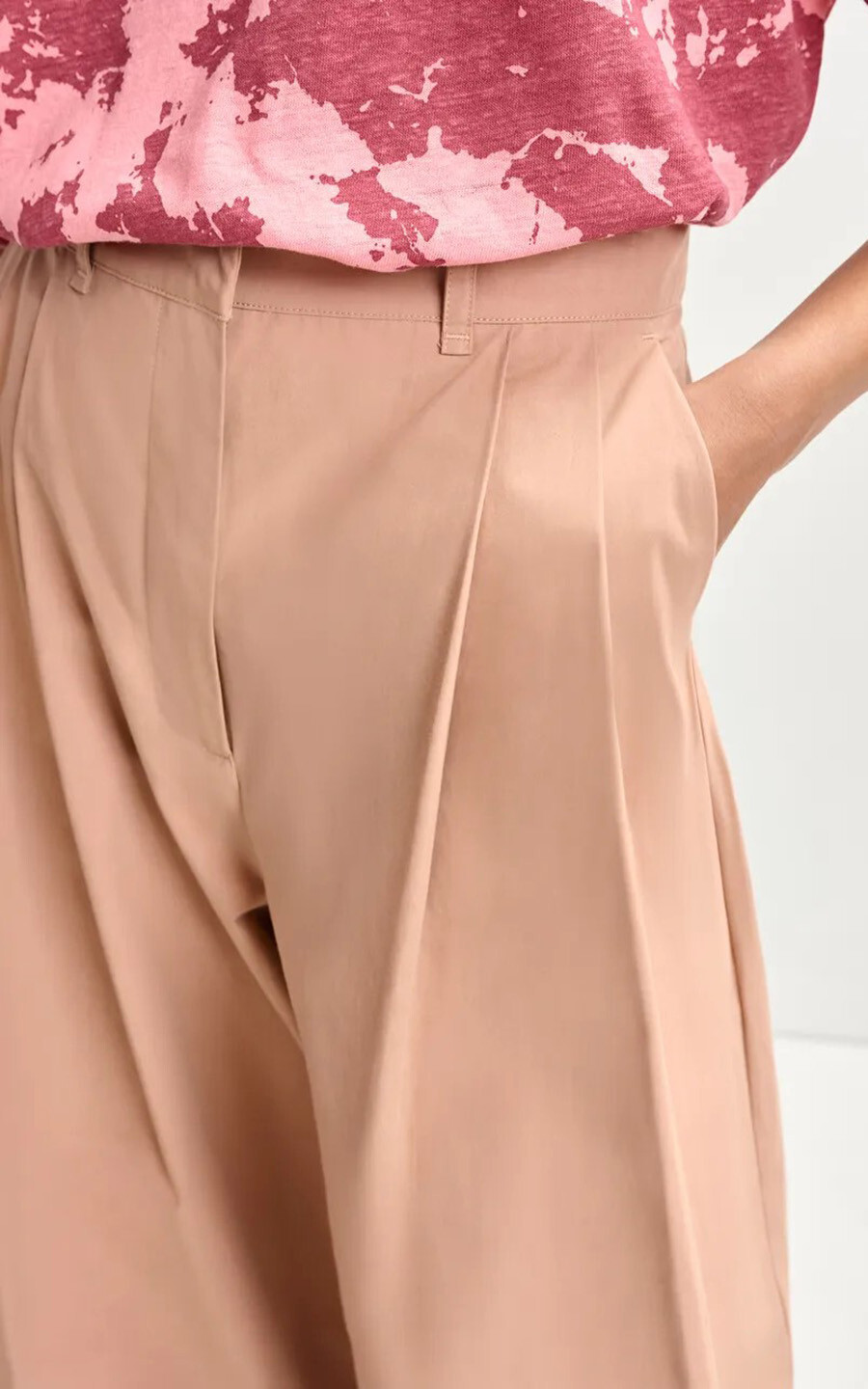 zoom in on Camel Broek image Camel Broek image