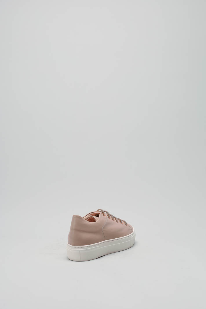 zoom in on Oudroze Sneaker image Oudroze Sneaker image