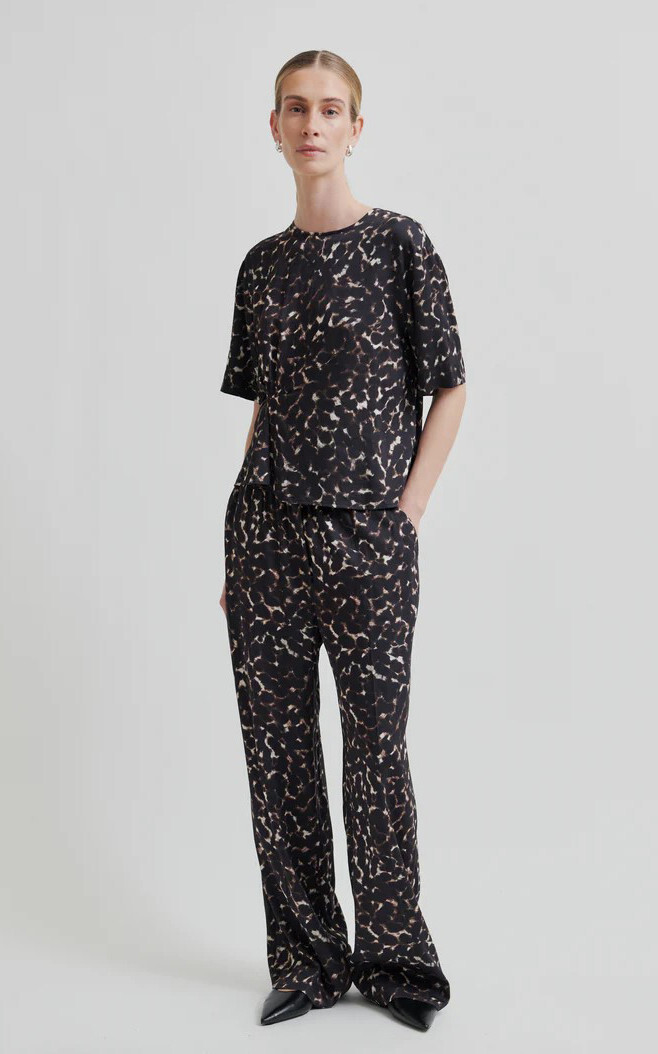 zoom in on Bruin Broek image Bruin Broek image