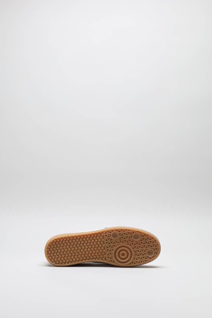 zoom in on Wit Sneaker image Wit Sneaker image