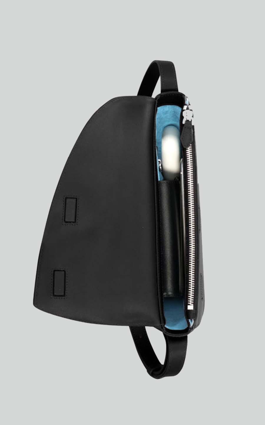 zoom in on Zwart Cross body image Zwart Cross body image