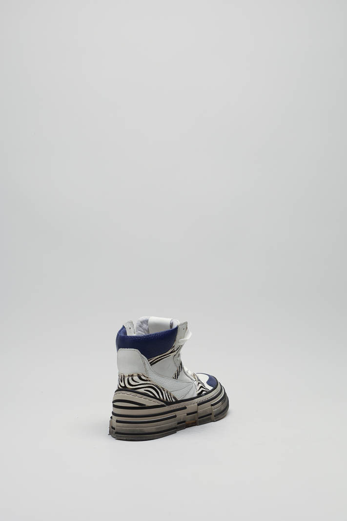zoom in on Wit Sneaker image Wit Sneaker image