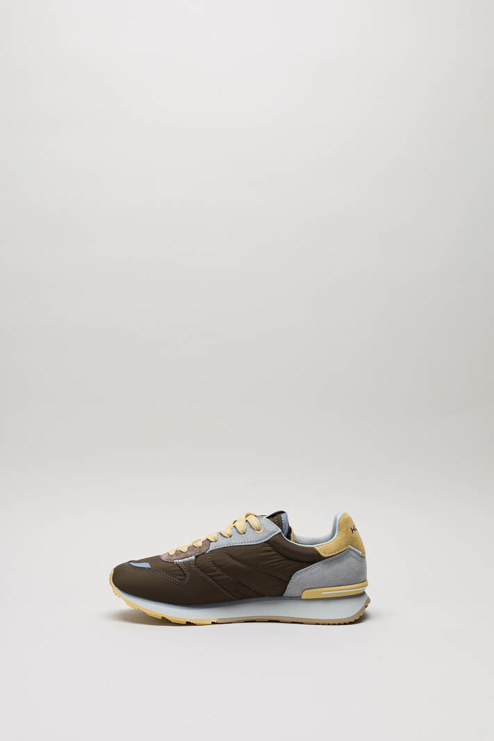 zoom in on Bruin Sneaker image Bruin Sneaker image