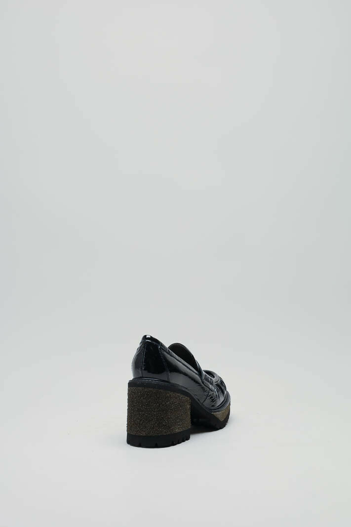 zoom in on Zwart Mocassin hak image Zwart Mocassin hak image