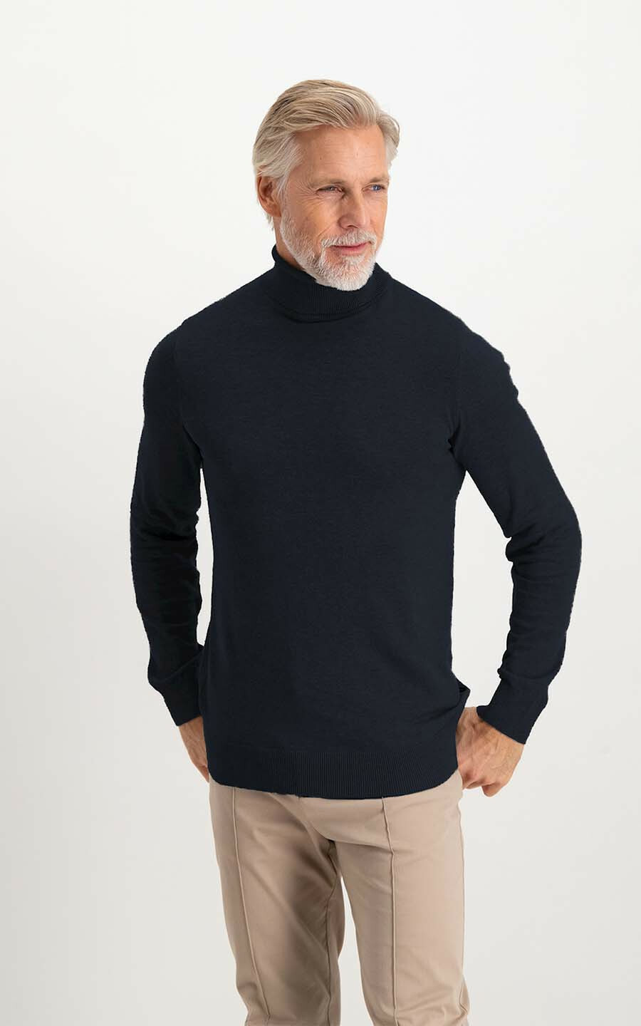 zoom in on Donkerblauw Trui image Donkerblauw Trui image