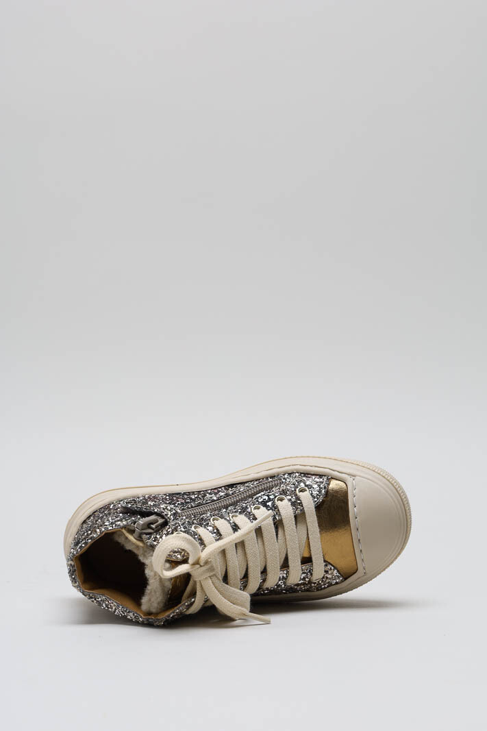 zoom in on Zilver Sneaker image Zilver Sneaker image