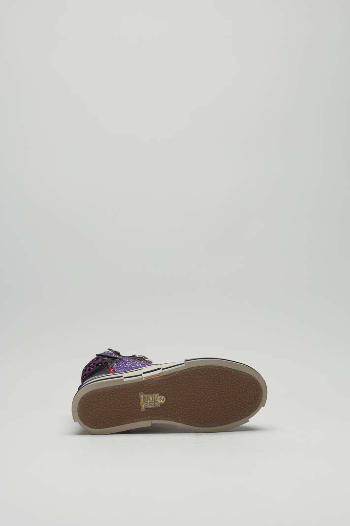 zoom in on Paars Sneaker image Paars Sneaker image