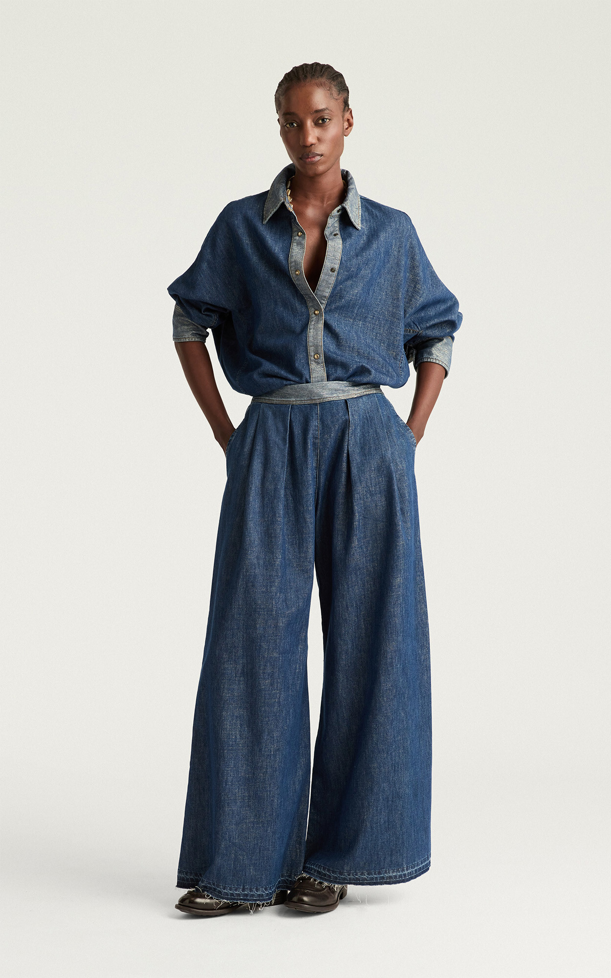 zoom in on Jeans Broek image Jeans Broek image