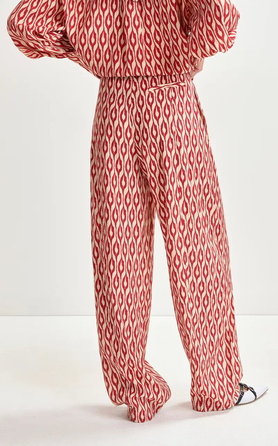 Rood Broek image