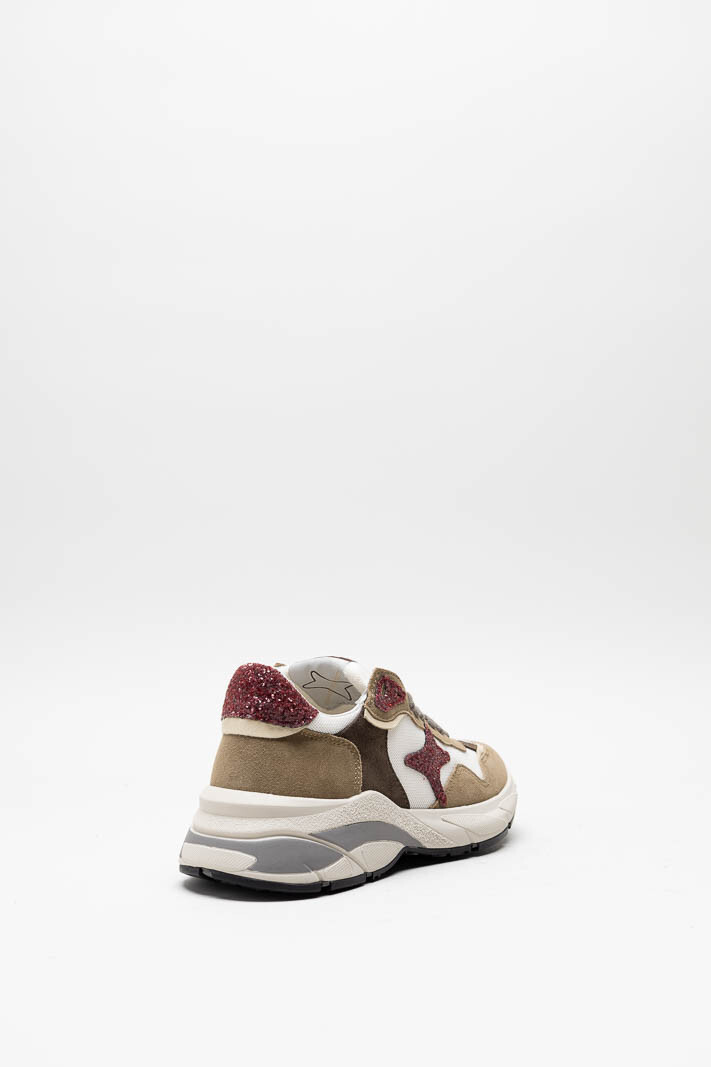 zoom in on Bruin Sneaker image Bruin Sneaker image